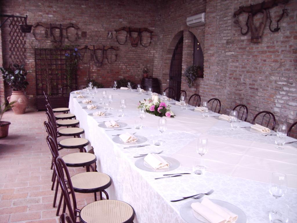 Agriturismo-R&B Corte Dei Gioghi Ferrara Eksteriør billede