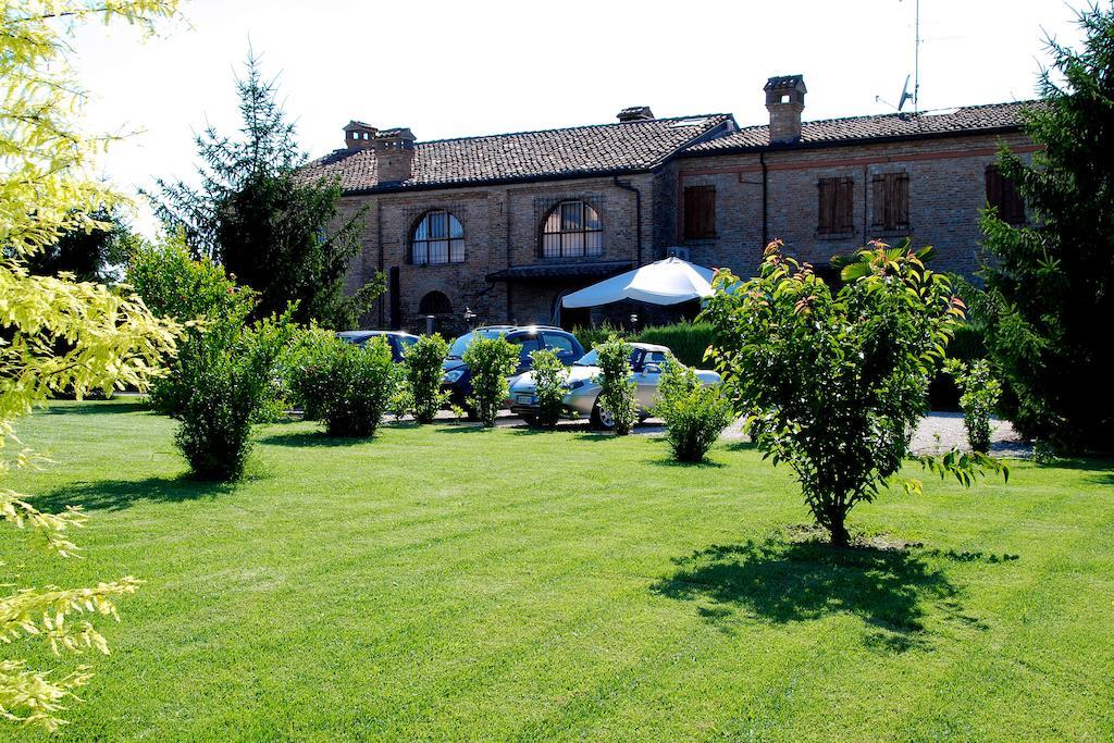 Agriturismo-R&B Corte Dei Gioghi Ferrara Eksteriør billede