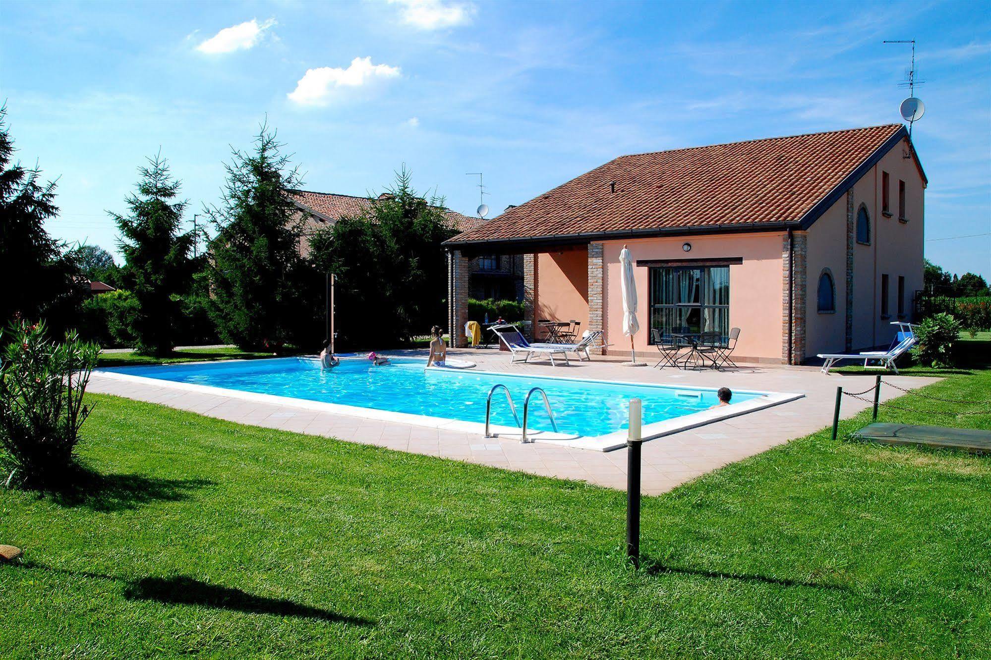 Agriturismo-R&B Corte Dei Gioghi Ferrara Eksteriør billede