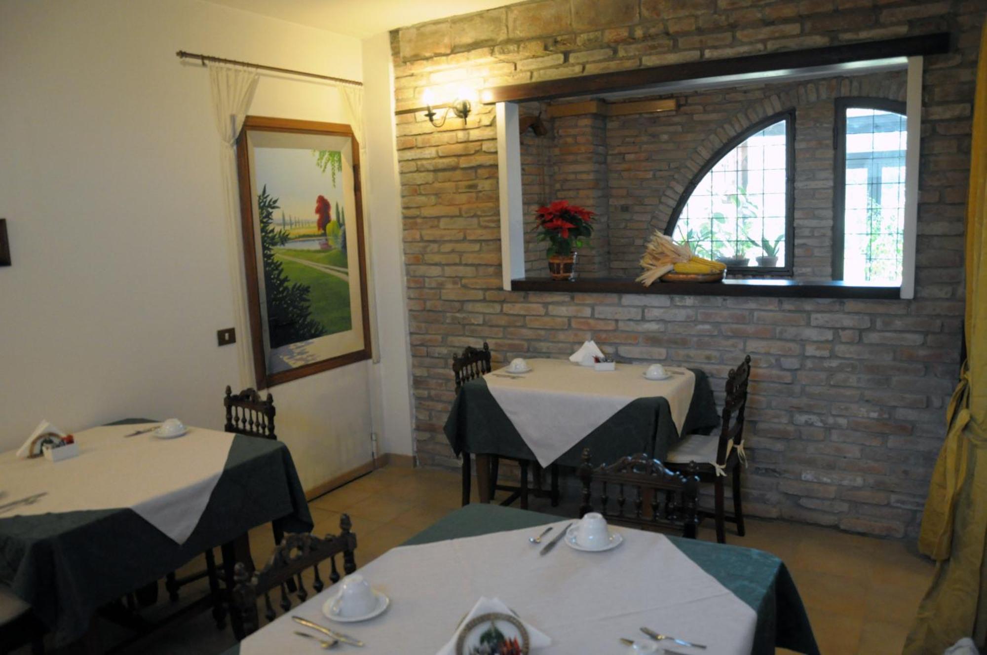 Agriturismo-R&B Corte Dei Gioghi Ferrara Eksteriør billede