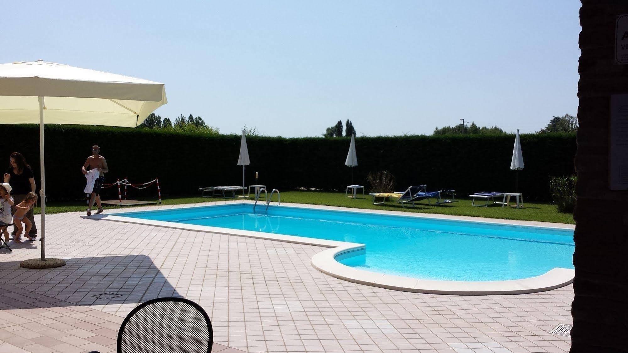 Agriturismo-R&B Corte Dei Gioghi Ferrara Eksteriør billede