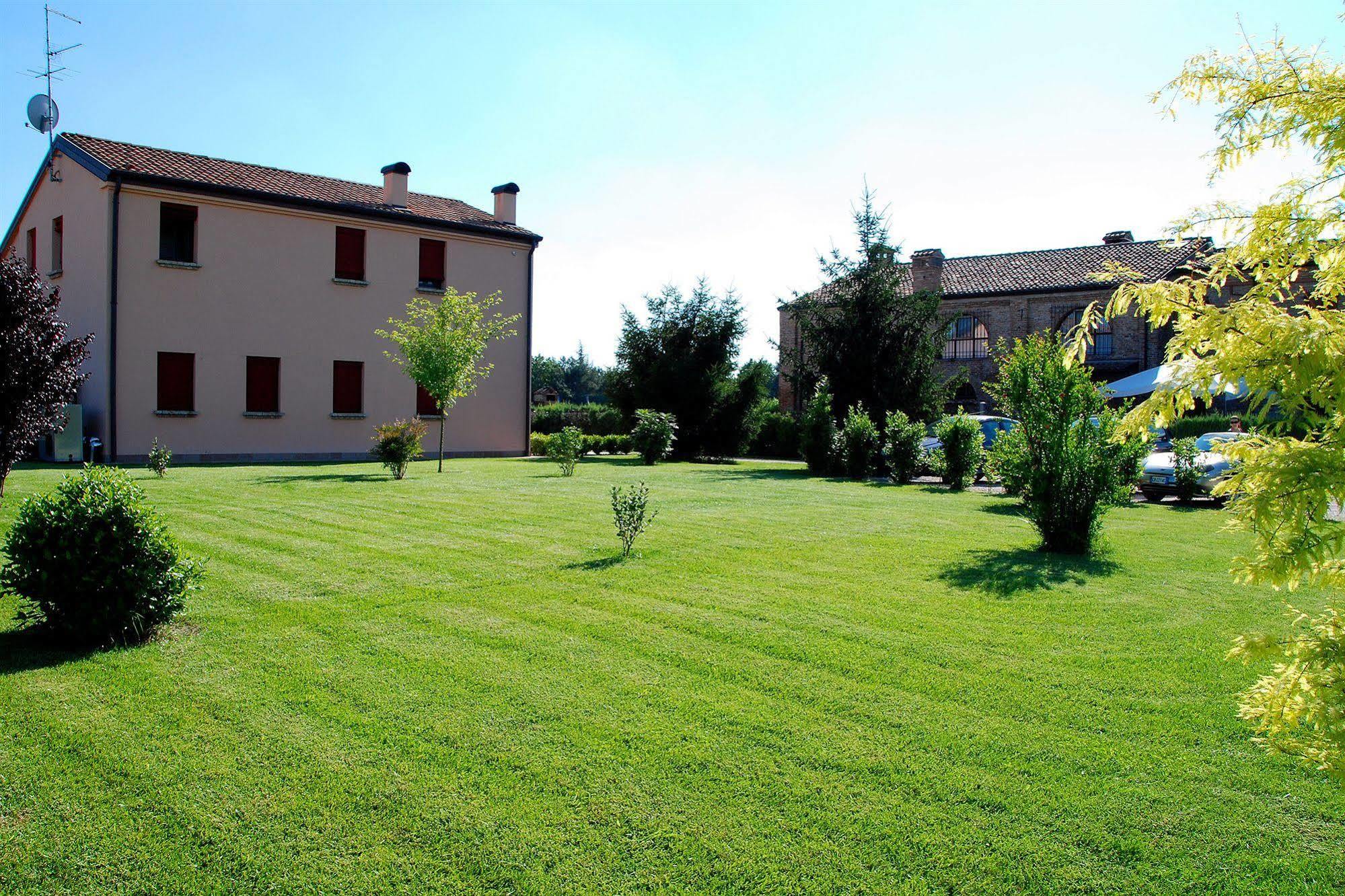 Agriturismo-R&B Corte Dei Gioghi Ferrara Eksteriør billede