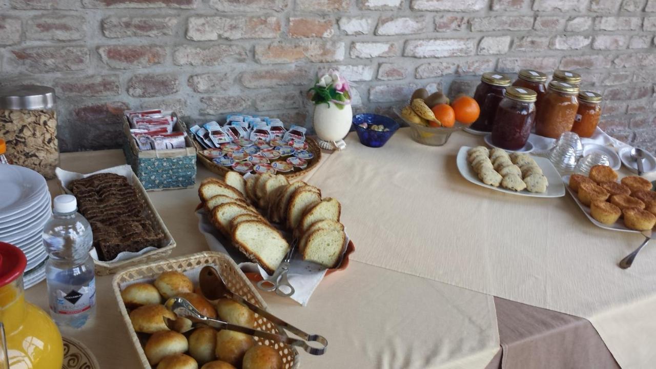 Agriturismo-R&B Corte Dei Gioghi Ferrara Eksteriør billede