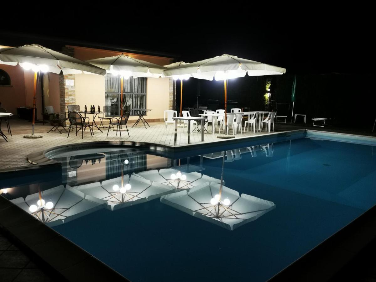 Agriturismo-R&B Corte Dei Gioghi Ferrara Eksteriør billede